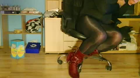 labondage online show from 9, 4, 2026