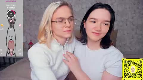 Violet and Isabel online show from 9, 6, 2026