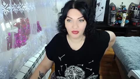 lady_boom_ online show from 17, 1, 2025