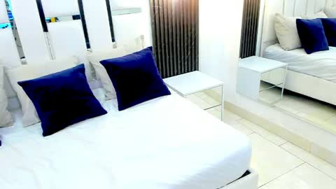 Lady  online show from 4, 4, 2026