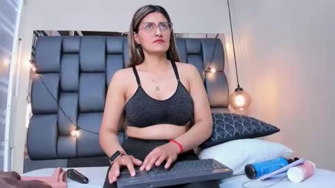 LADY  online show from 21, 9, 2025