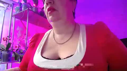 Lady Gloria online show from 6, 3, 2025