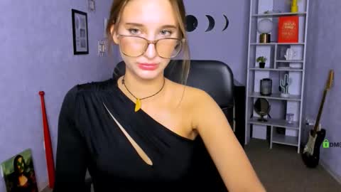 Snapshot of lady_sexyboom chatting on 18, 11, 2025 lady online show from 18, 11, 2025