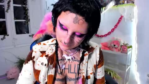 Mia online show from 18, 12, 2025