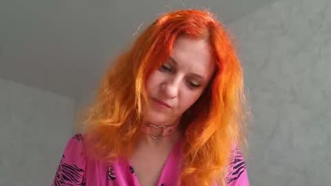 Sima Ladybigsmile online show from 2, 3, 2026