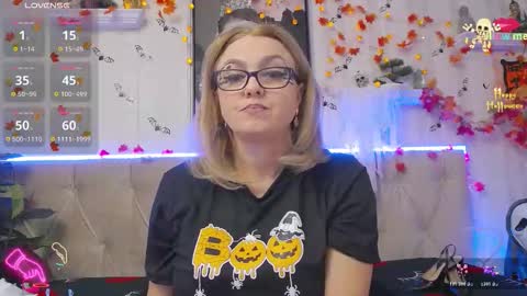  Lady Jeen    Back on Sunday 8th of December online show from 28, 10, 2025