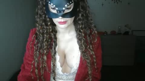 Lady Mask online show from 28, 1, 2025