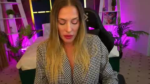 Laura online show from 17, 10, 2025