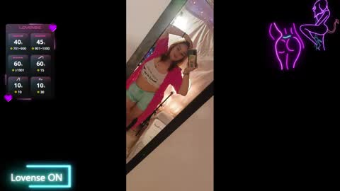  paola and a guest lol    online show from 18, 2, 2025