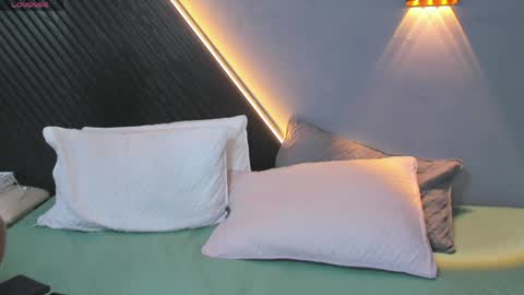    online show from 7, 4, 2026