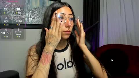 Snapshot of laila_angel chatting on 6, 10, 2025 laila_angel online show from 6, 10, 2025