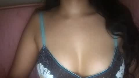 Laila Yousef online show from 5, 1, 2025