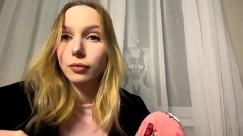 Snapshot of lakeshavotraw chatting on 21, 11, 2025 Mira online show from 21, 11, 2025