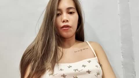 Snapshot of lalaineexx chatting on 5, 1, 2026 Bellaaa 333 online show from 5, 1, 2026