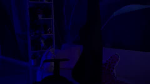 just call me Lana  and her security online show from 18, 9, 2025