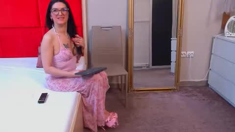 LanaBanner online show from 6, 3, 2026