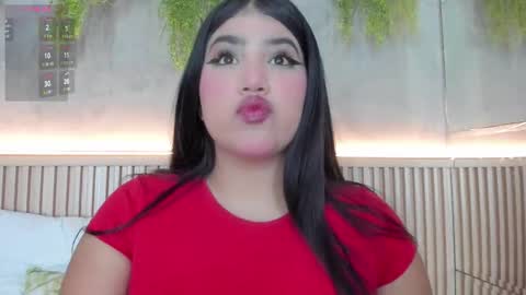 lana_lann online show from 5, 10, 2025