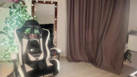 Lana online show from 5, 2, 2025