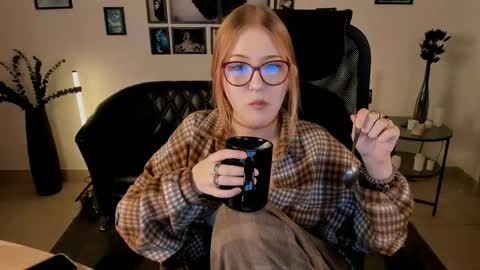 lana online show from 31, 5, 2026