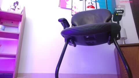 Alana Garcia  online show from 17, 10, 2025