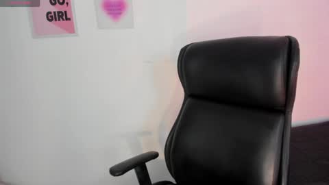 LanaJones online show from 8, 4, 2026