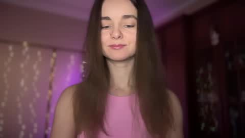 Snapshot of lanaloulou chatting on 4, 2, 2025 Lana online show from 4, 2, 2025