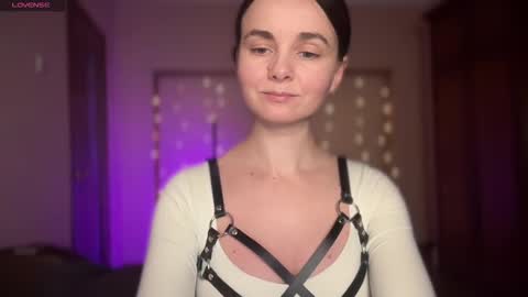 Snapshot of lanaloulou chatting on 15, 10, 2025 Lana online show from 15, 10, 2025