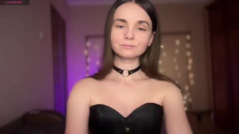 Snapshot of lanaloulou chatting on 18, 10, 2025 Lana online show from 18, 10, 2025