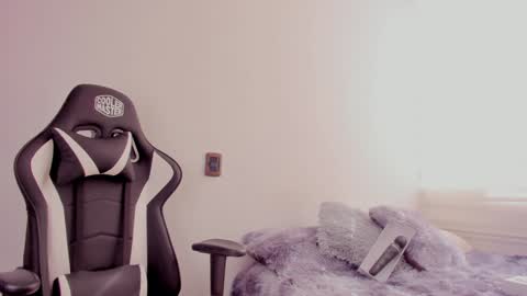 lanna_as online show from 6, 2, 2025