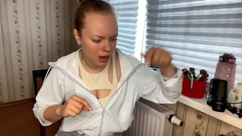 Hello My name is Lola online show from 1, 4, 2026