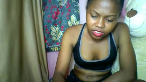 Snapshot of lara_belle chatting on 1, 5, 2026 lara_belle online show from 1, 5, 2026