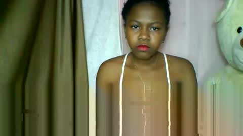 Snapshot of lara_belle chatting on 12, 5, 2026 lara_belle online show from 12, 5, 2026