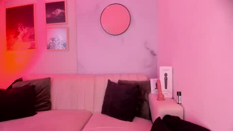 Lara Madisson online show from 30, 10, 2025