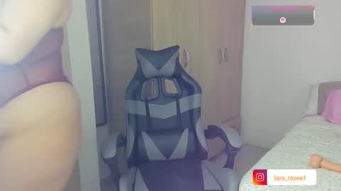 Snapshot of lara_rose1 chatting on 7, 10, 2025 LARA ROSE online show from 7, 10, 2025