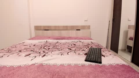 Lara online show from 10, 1, 2025