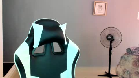 Lara online show from 8, 7, 2026