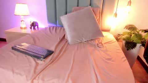  Lara Gold  online show from 28, 2, 2025