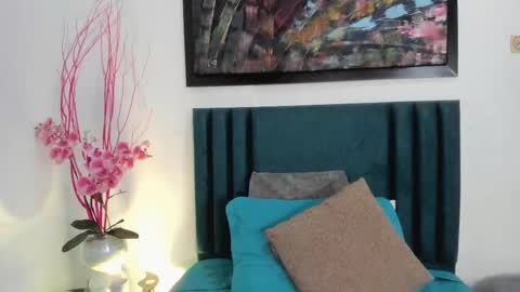  Lara Gold  online show from 8, 3, 2025