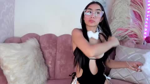 Lara online show from 6, 6, 2026