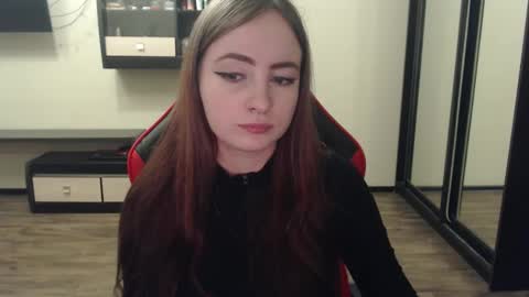 Laralianna online show from 1, 3, 2025