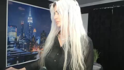 laras_moans online show from 12, 12, 2024