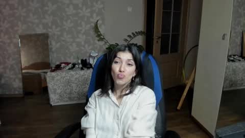 Larisa online show from 8, 10, 2025