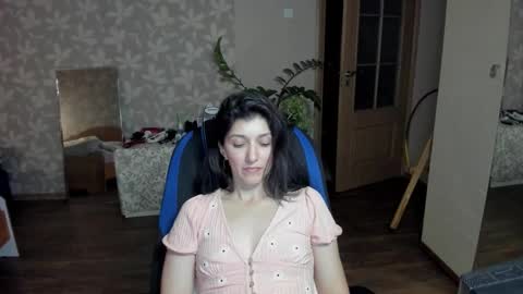 Larisa online show from 11, 10, 2025