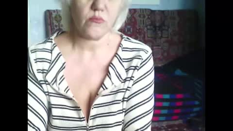 larisaq4ugo24 online show from 17, 2, 2025