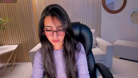 Larisa Smirnov online show from 24, 10, 2025