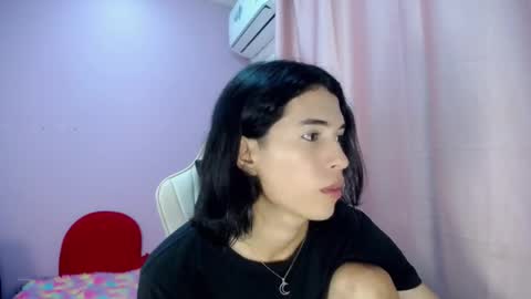 Snapshot of larry_craft chatting on 4, 3, 2026 larry online show from 4, 3, 2026