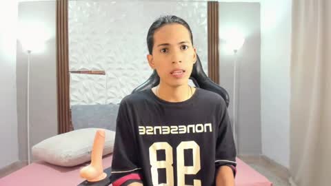 Snapshot of larry_craft chatting on 5, 4, 2026 larry online show from 5, 4, 2026