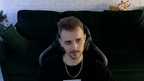 Snapshot of larstar01 chatting on 25, 12, 2024 Lars online show from 25, 12, 2024