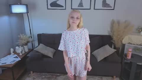 Emilia for my friends Amy online show from 27, 10, 2025