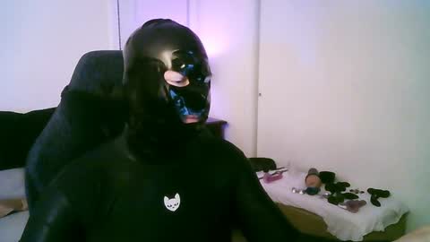 latexminheadroom online show from 18, 4, 2026